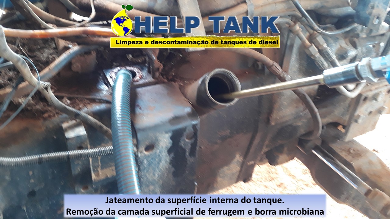 Help Tank - Limpeza de tanque - Trator Valtra BM110 2.JPG